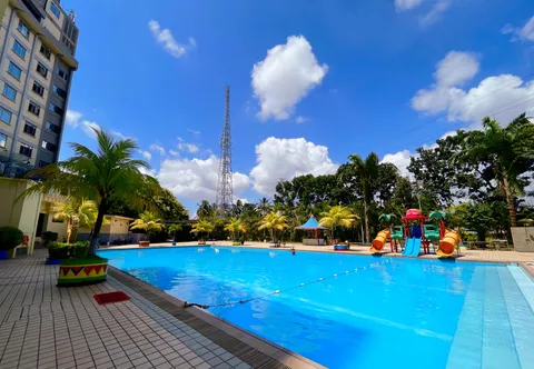 Golden View Hotel dengan fasilitas lengkap dan area rekreasi di Bengkong Batam